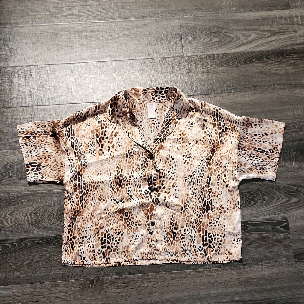 🦇 Secret Treasures Leopard Print Top 🦇